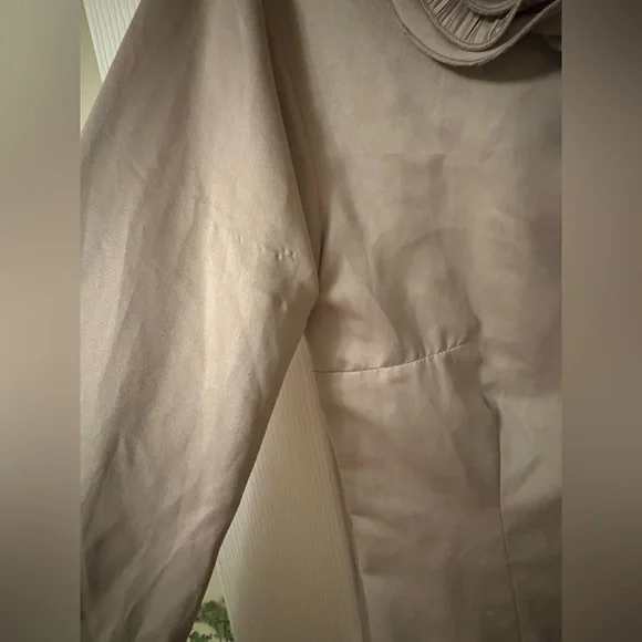 Source Unknown Beige Ruffled Blazer - Picture 3 of 6